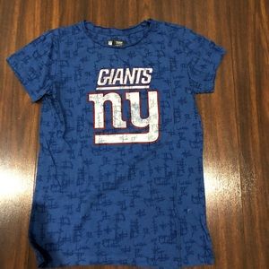 Woman’s New York giants tshirt